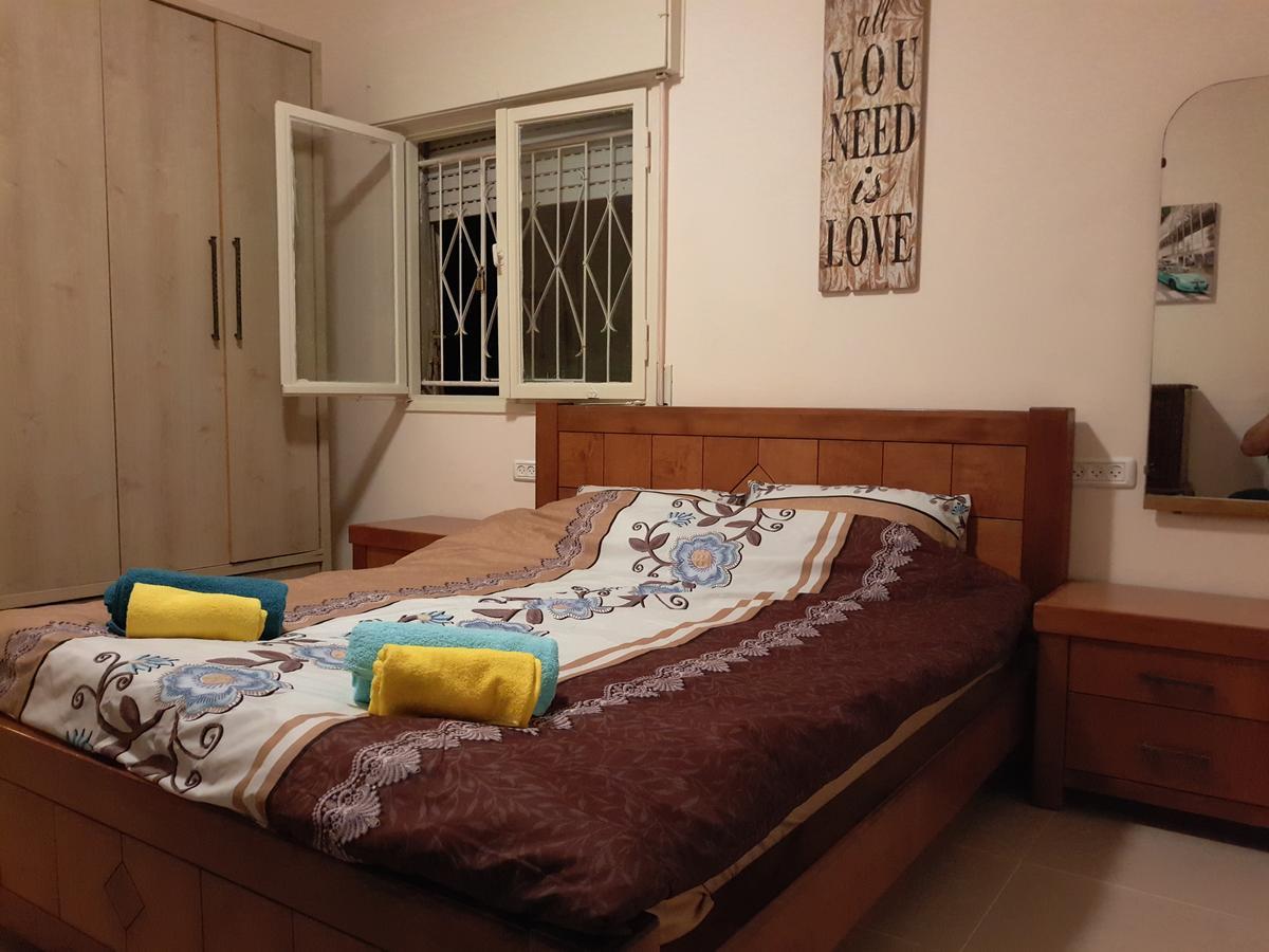 3 Stairs Only To Cozy Flat On Hillel St Apartamento Haifa Exterior foto