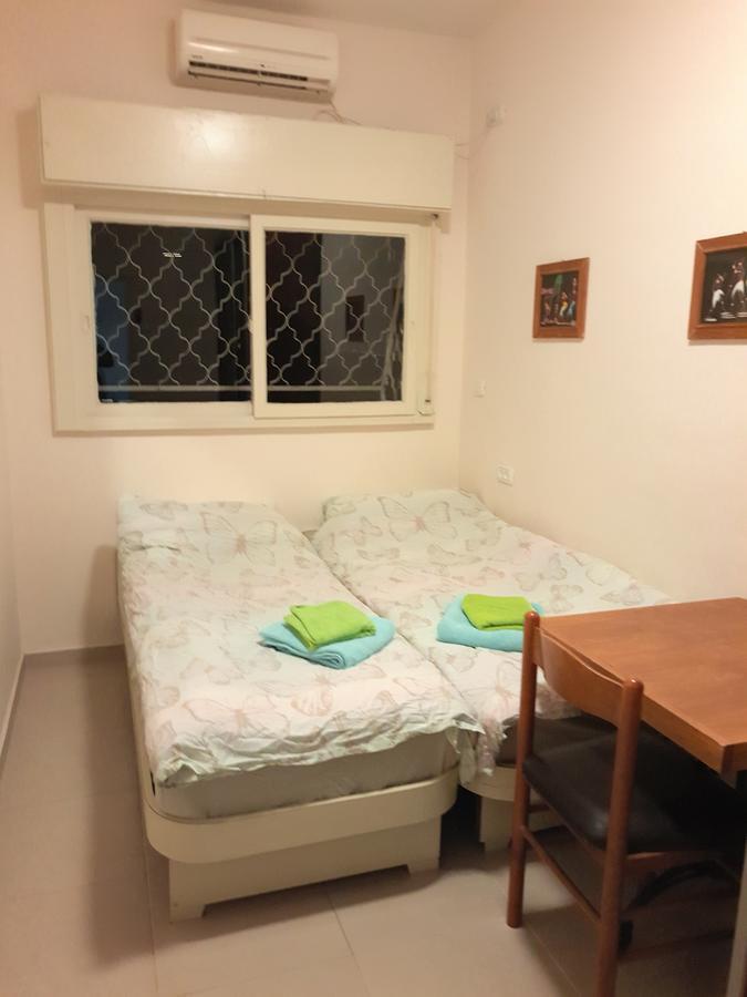 3 Stairs Only To Cozy Flat On Hillel St Apartamento Haifa Exterior foto