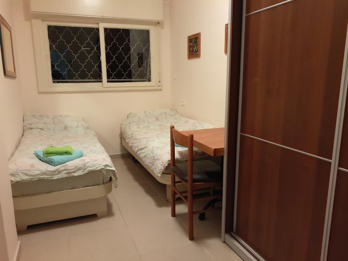 3 Stairs Only To Cozy Flat On Hillel St Apartamento Haifa Exterior foto