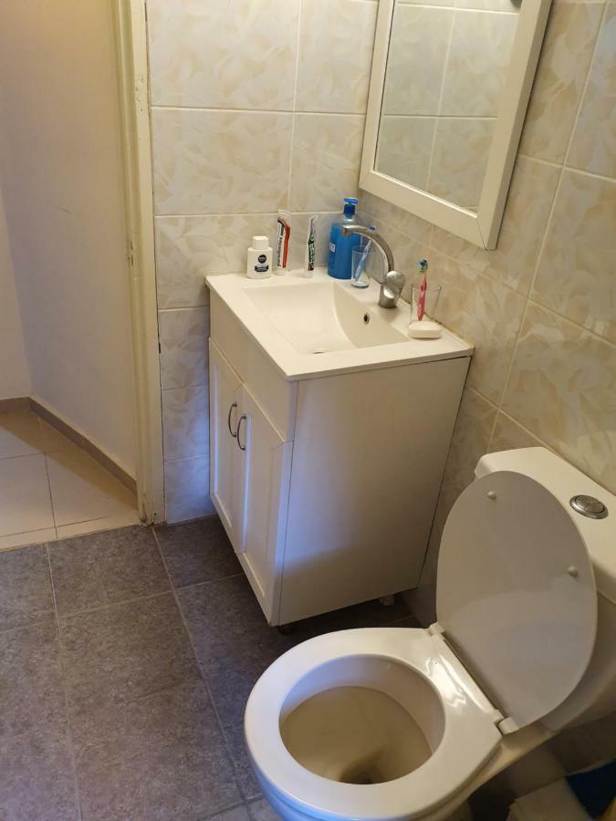3 Stairs Only To Cozy Flat On Hillel St Apartamento Haifa Exterior foto